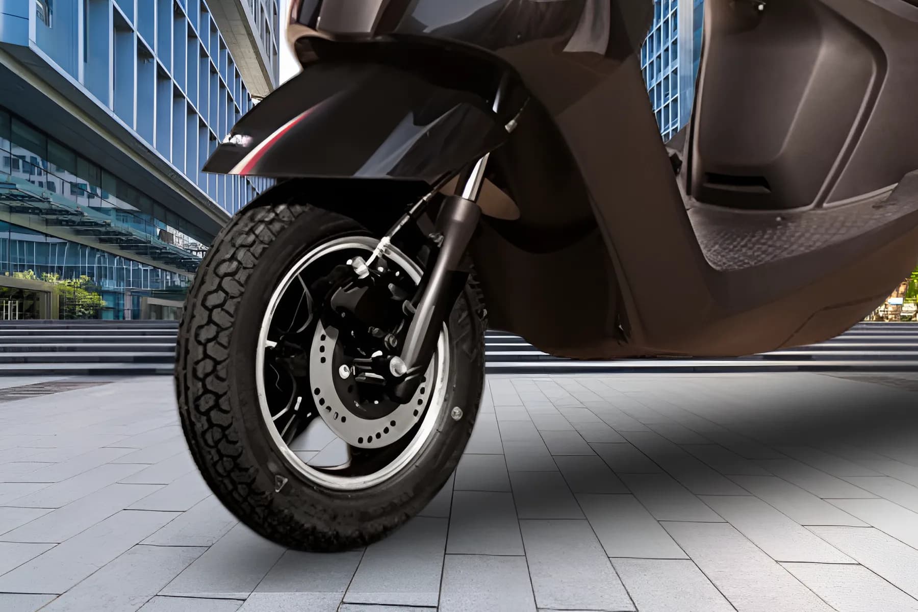 Lohia OMA EV Front Tyre View