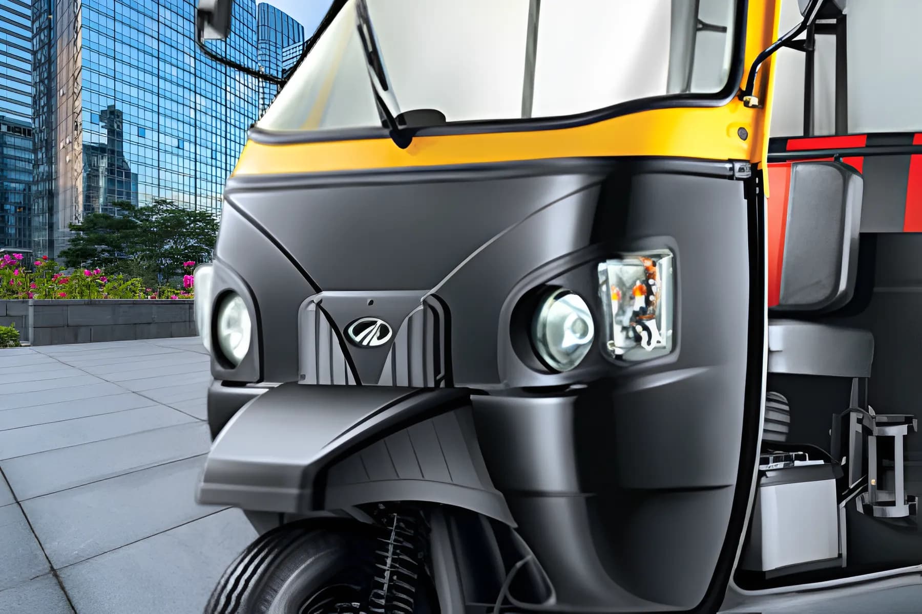 Mahindra Alfa DX Headlight View