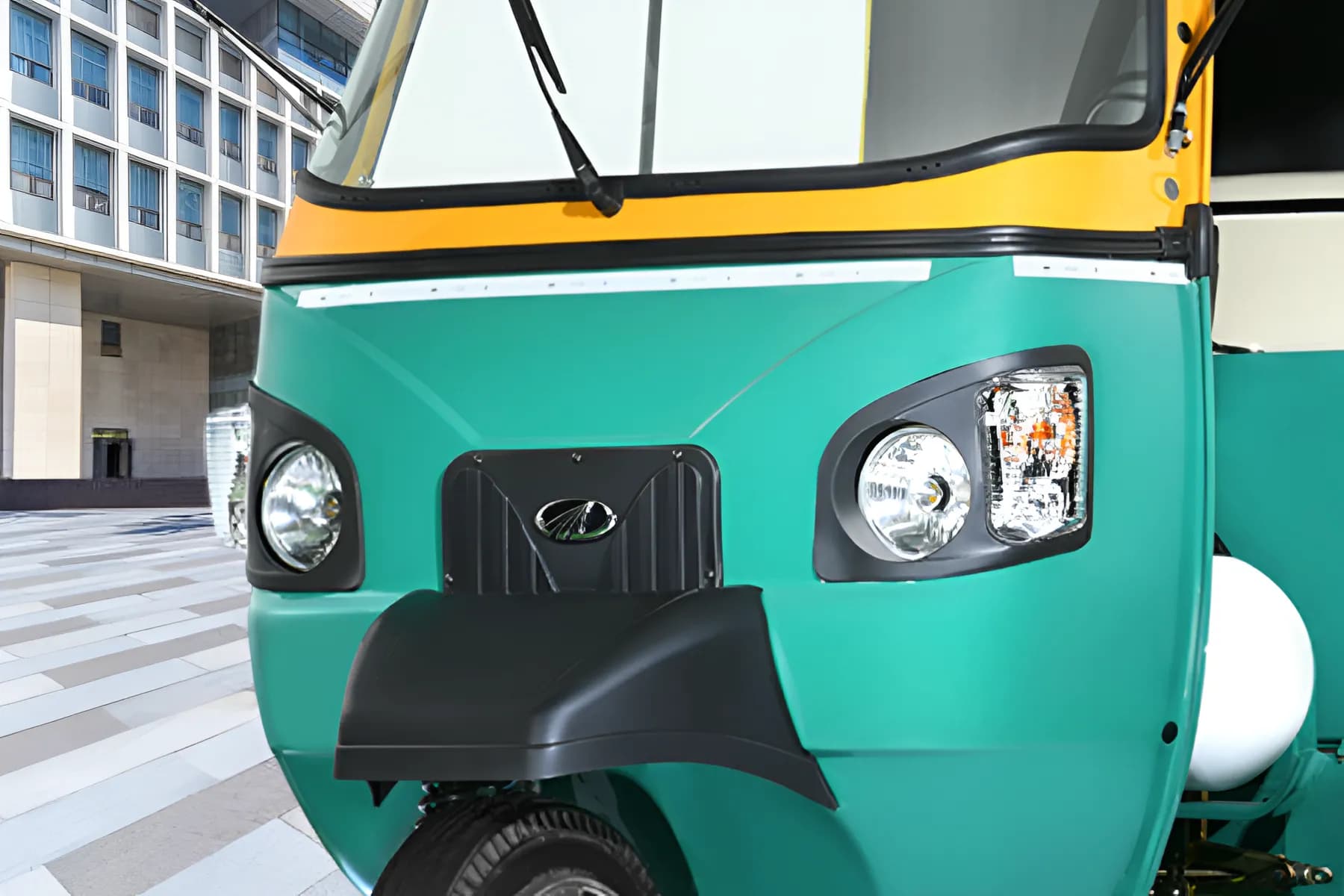 Mahindra Alfa DX Duo Headlight View