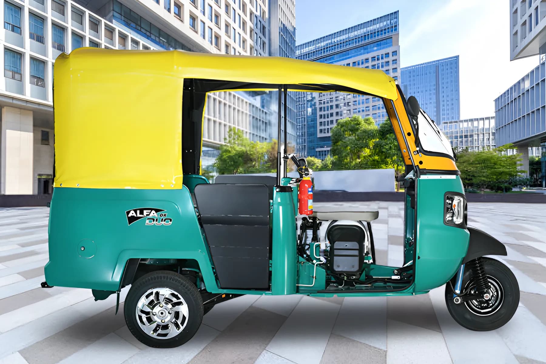 Mahindra Alfa DX Duo Right Side View