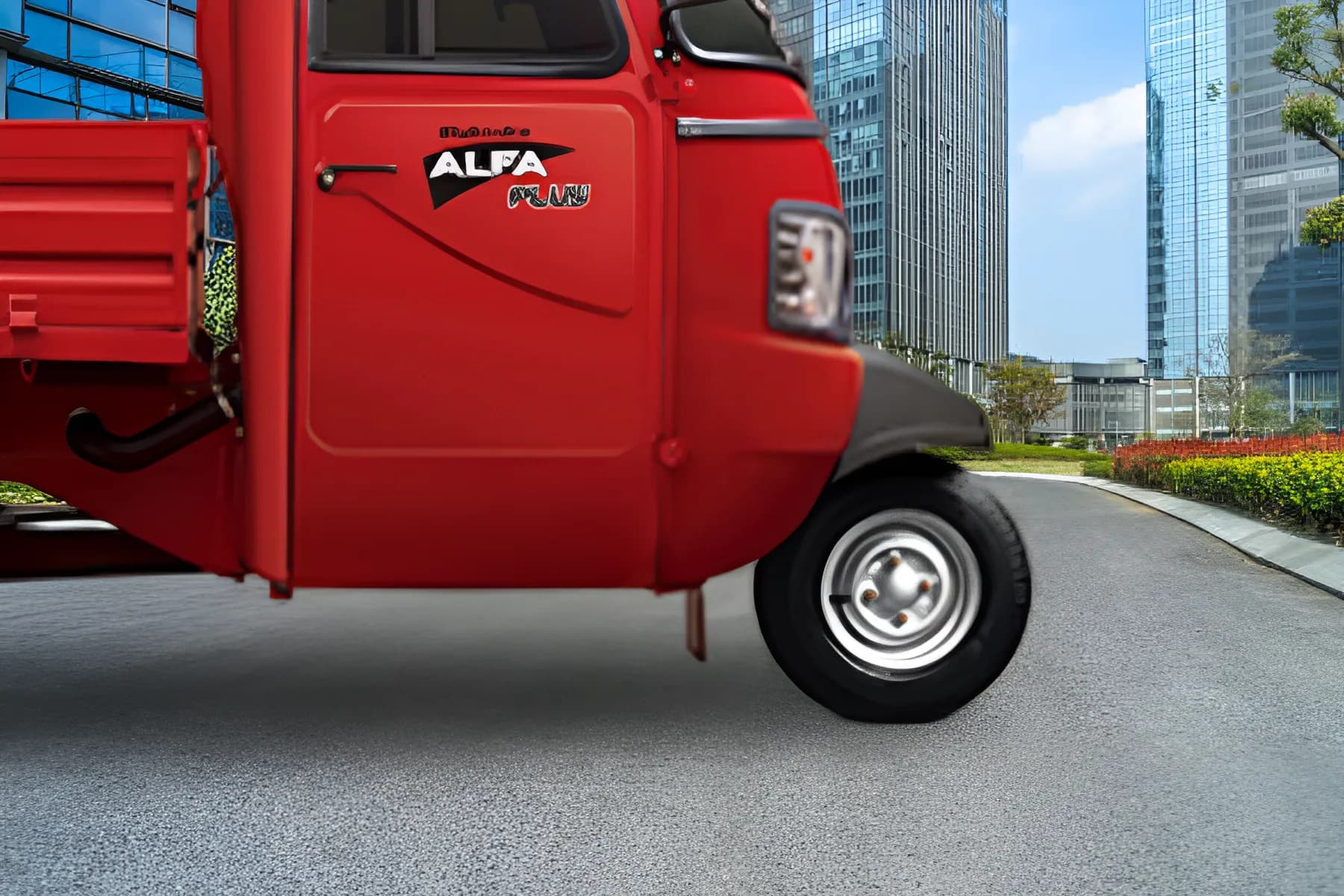 Mahindra Alfa Plus Front Tyer Vew