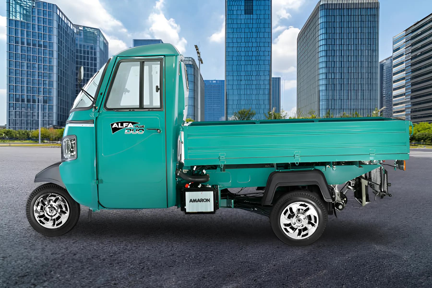 Mahindra Alfa Plus Duo Left Side View