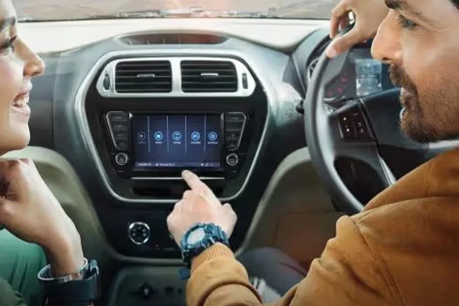 Mahindra Bolero Neo Plus Front AC Vent View