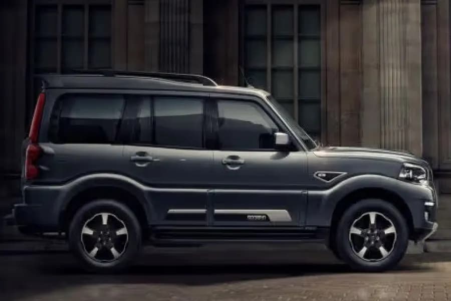 Mahindra Scorpio Classic Right Side View