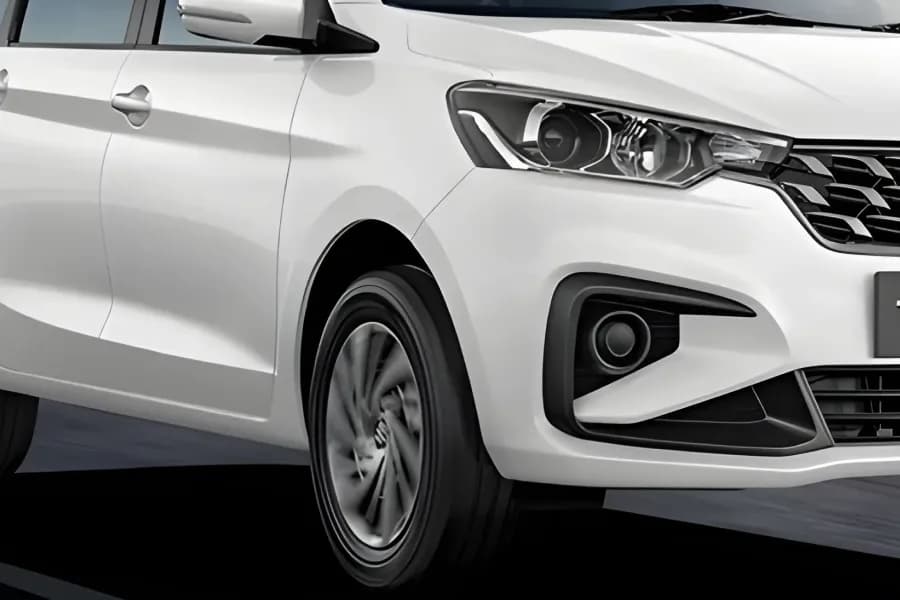 Maruti Tour M Front Wheel View
