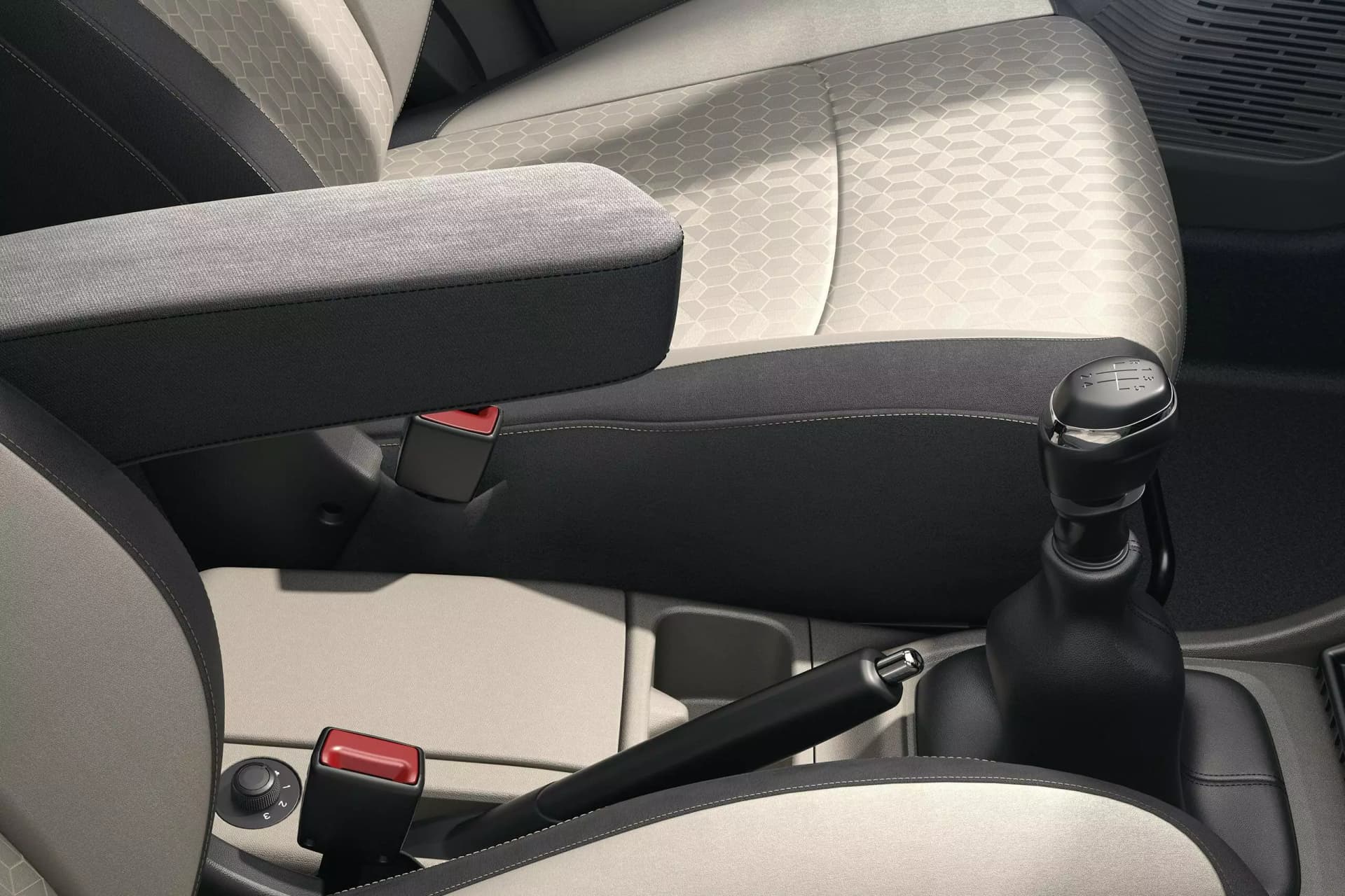 Renault Triber Armrest View