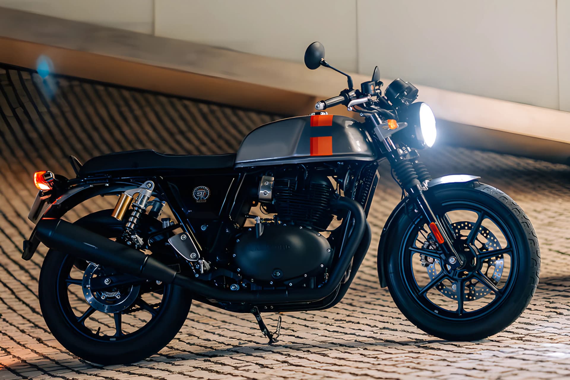 Royal Enfield Continental GT 650 Images Right Side View
