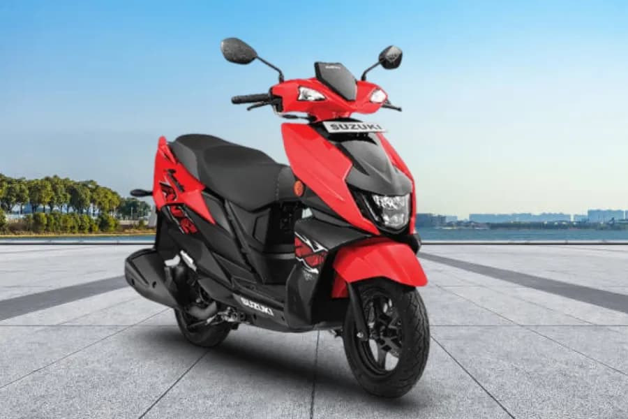 Suzuki Avenis Front Right View