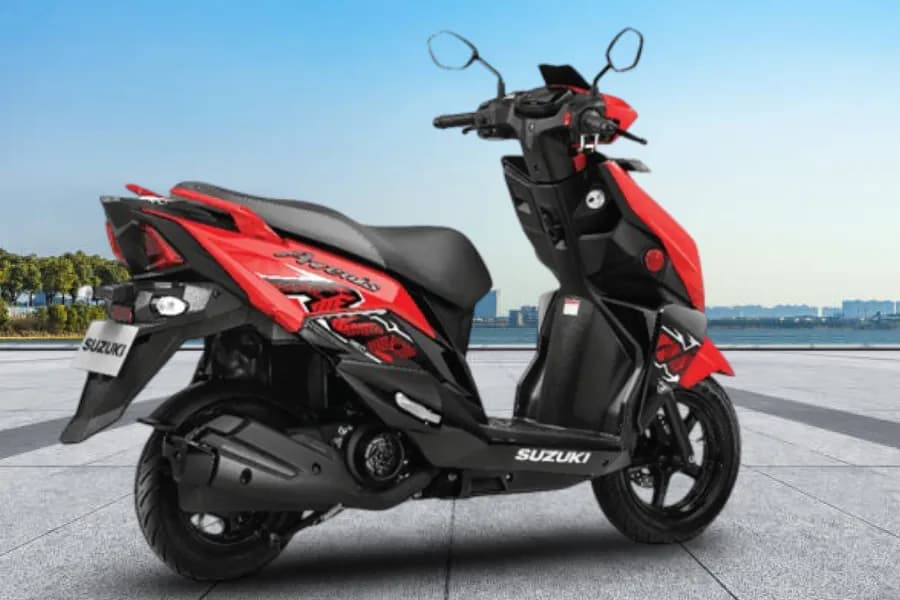Suzuki Avenis Rear Right View