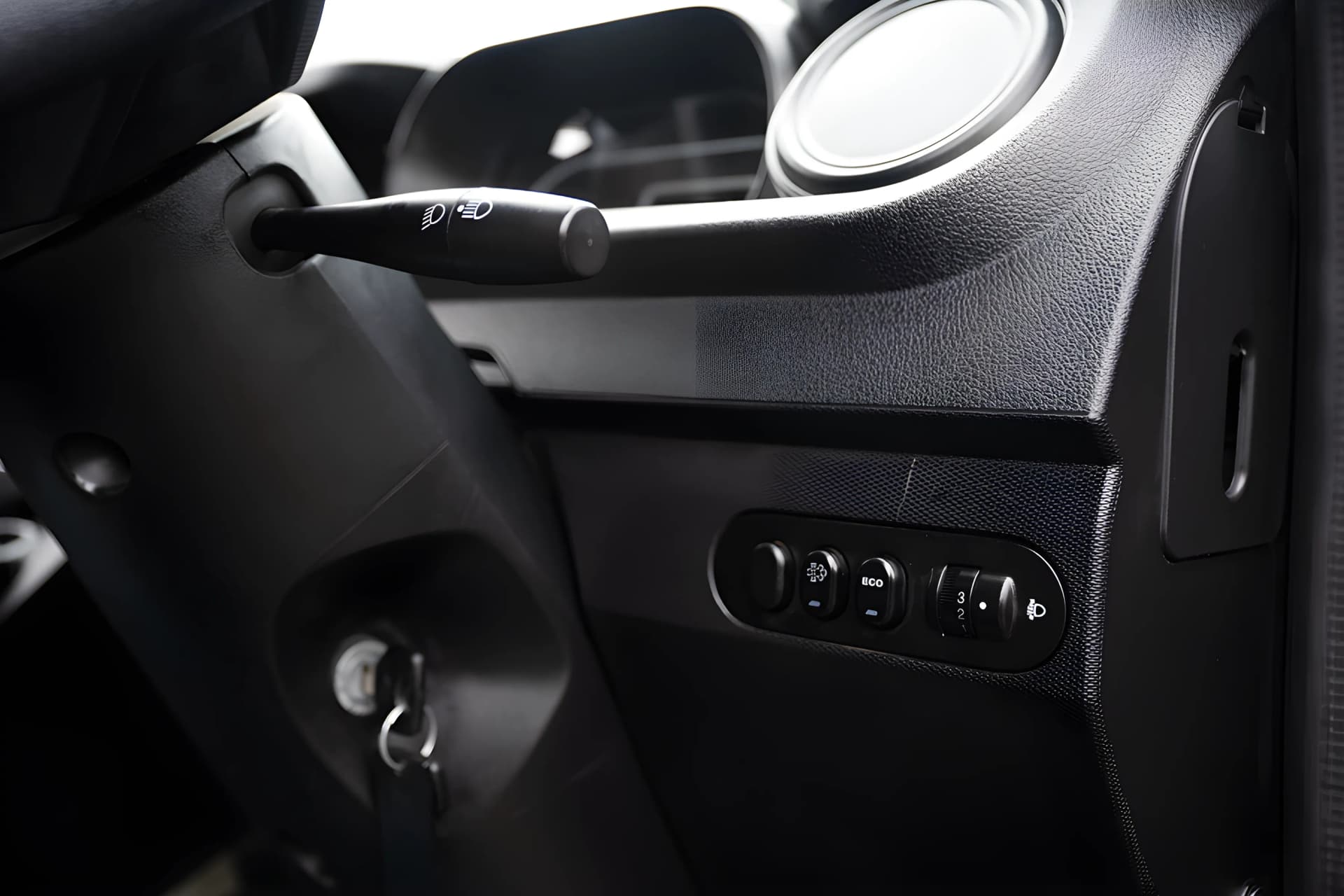 TATA Intra V50 Gold indicator Button View