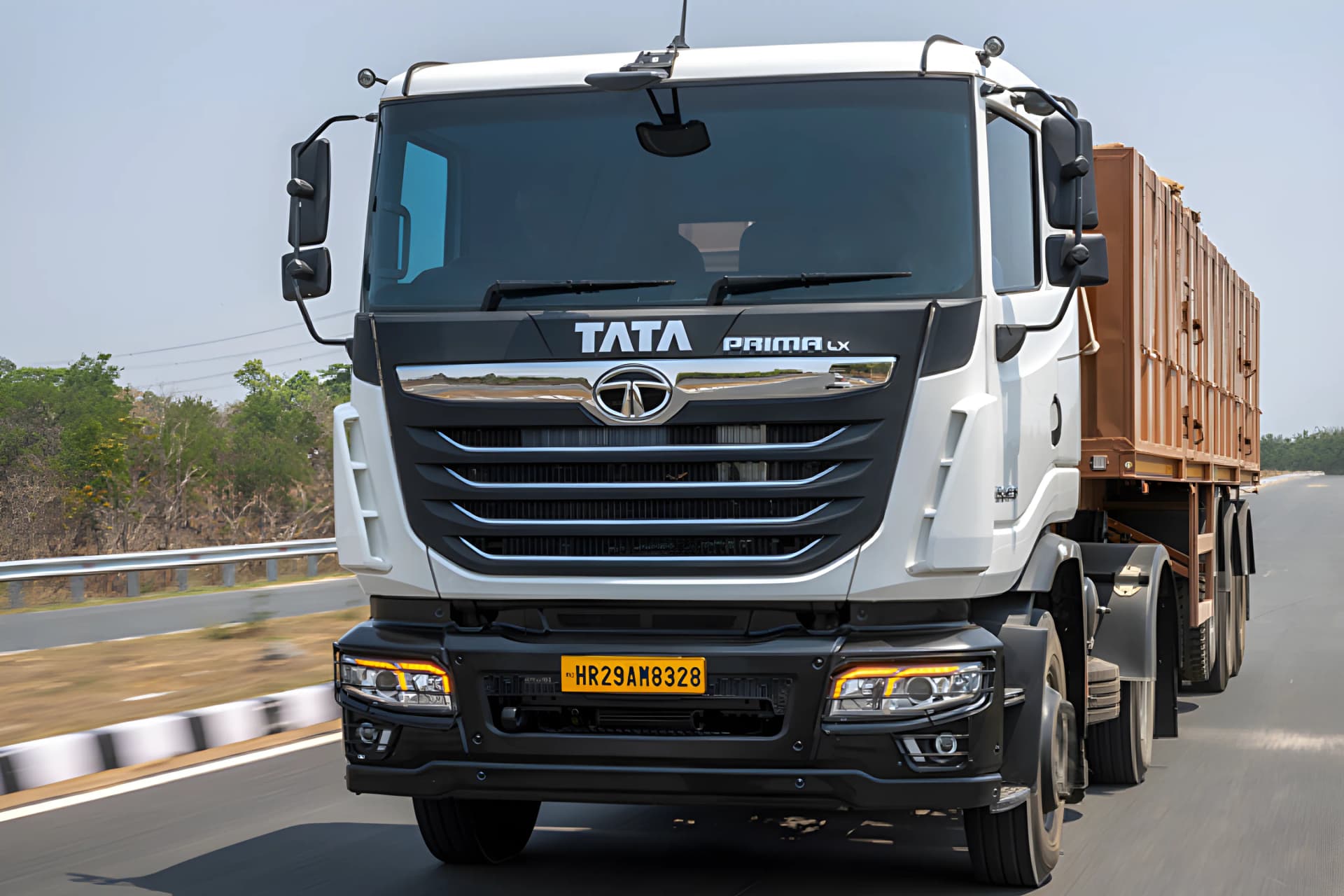 Tata Prima 5530.S Front View