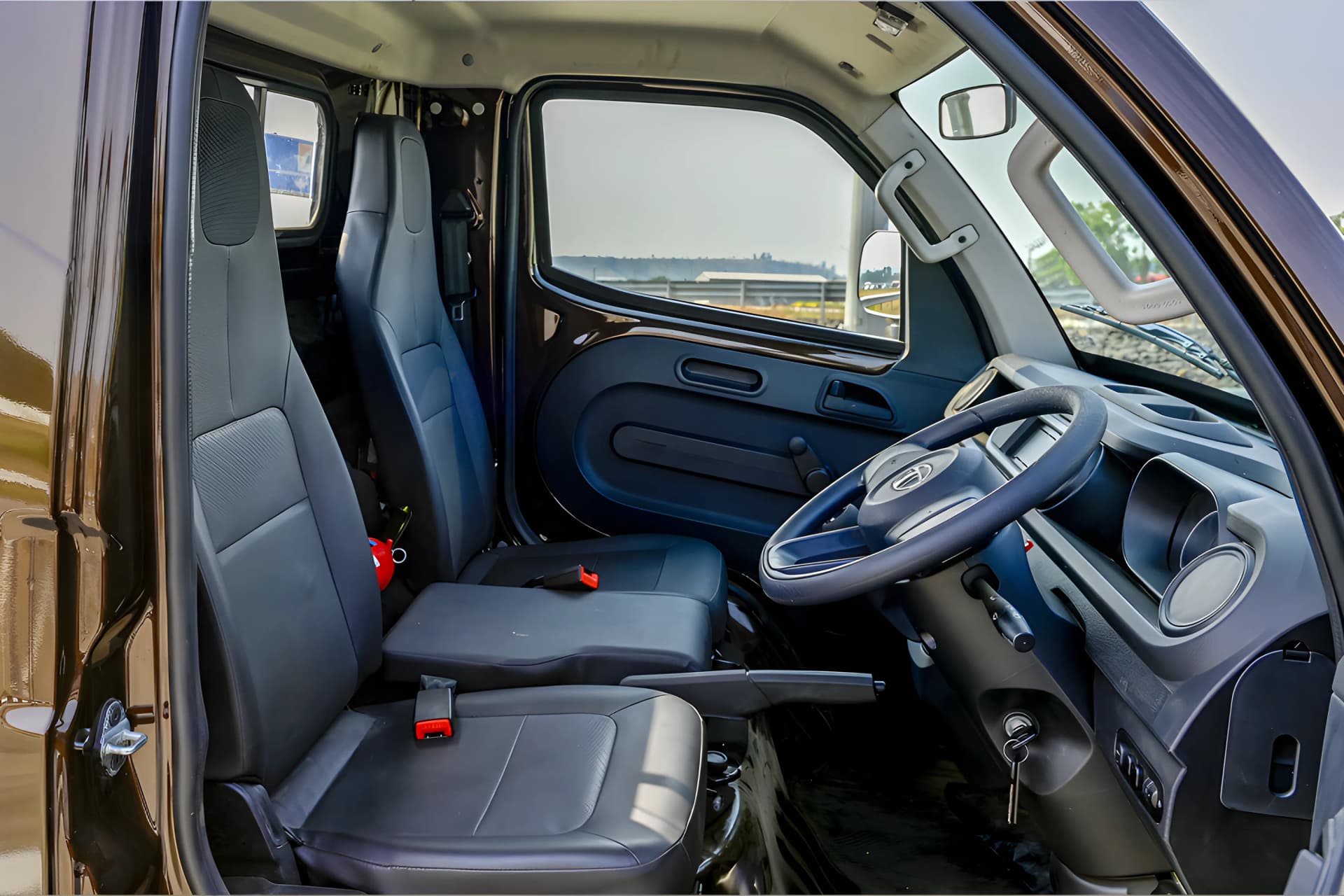 Tata Intra V20 Front Seat View