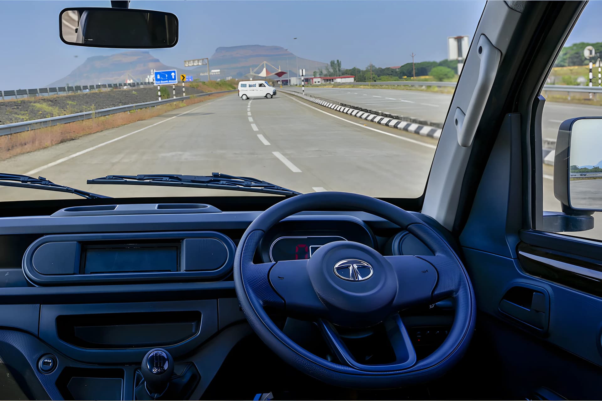 Tata Intra V20 Gold Dashboard View