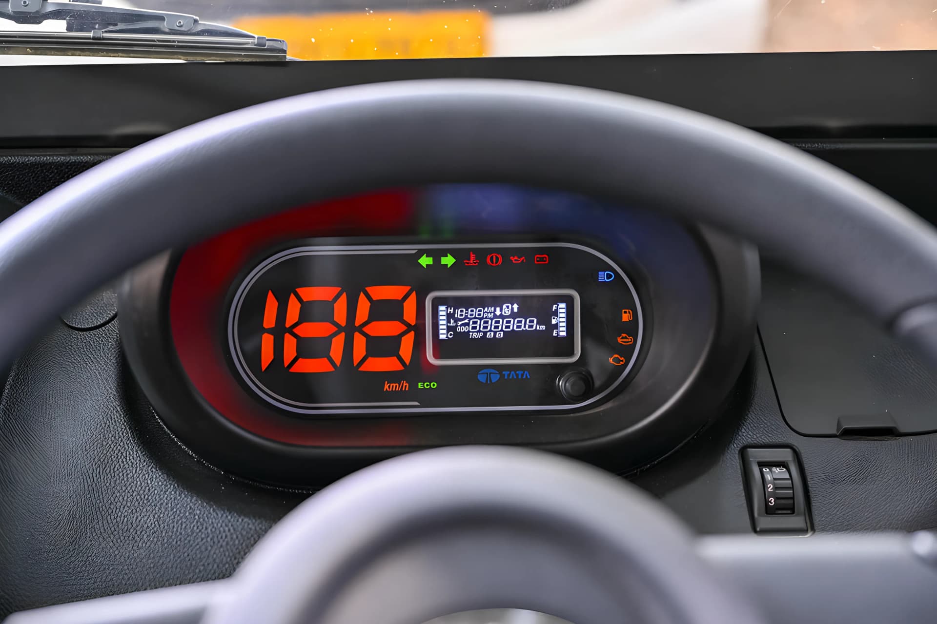 Tata Intra V30 Gold Cluster View
