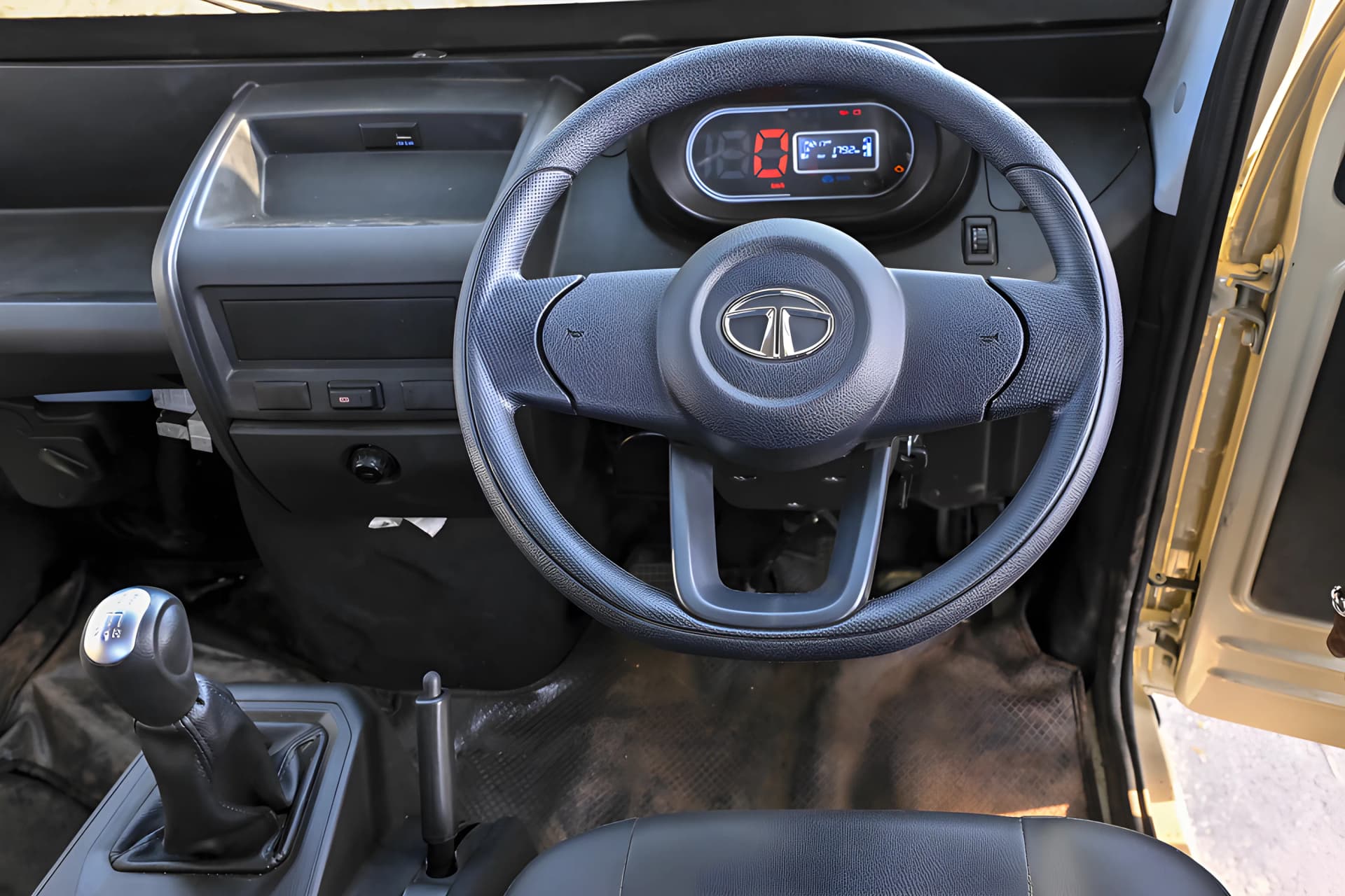 Tata Intra V30 Gold steering Wheel View