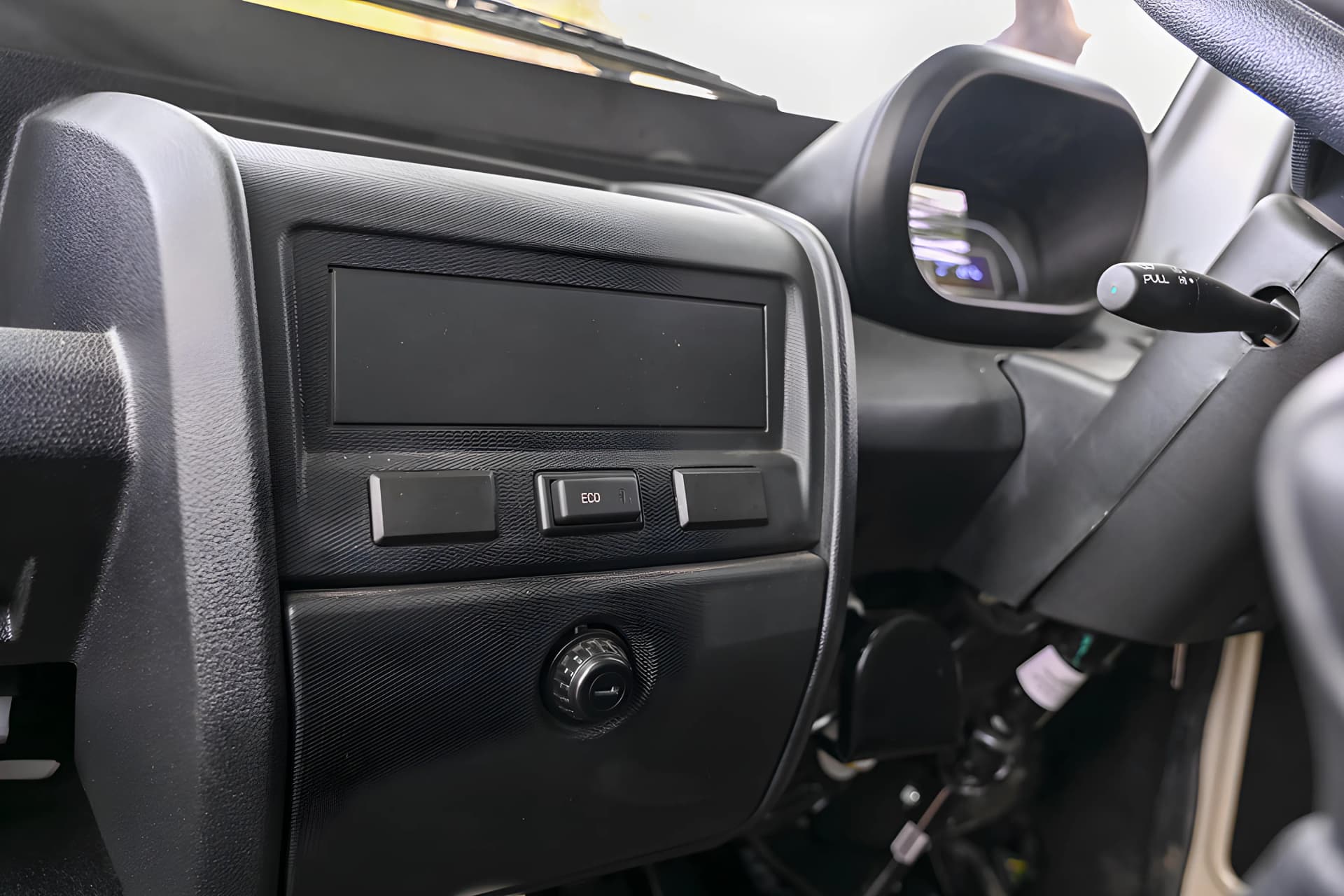Tata Intra V30 Gold Infotainment system View