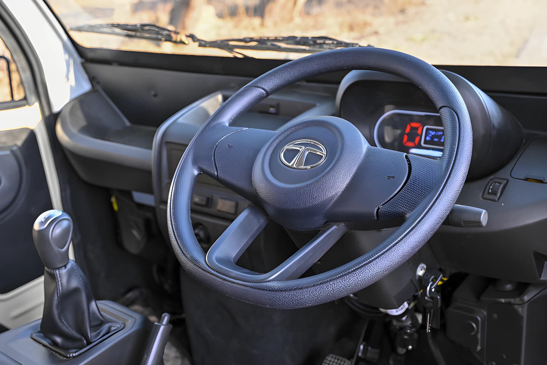 Tata Intra V30 Gold Gear Shifter View