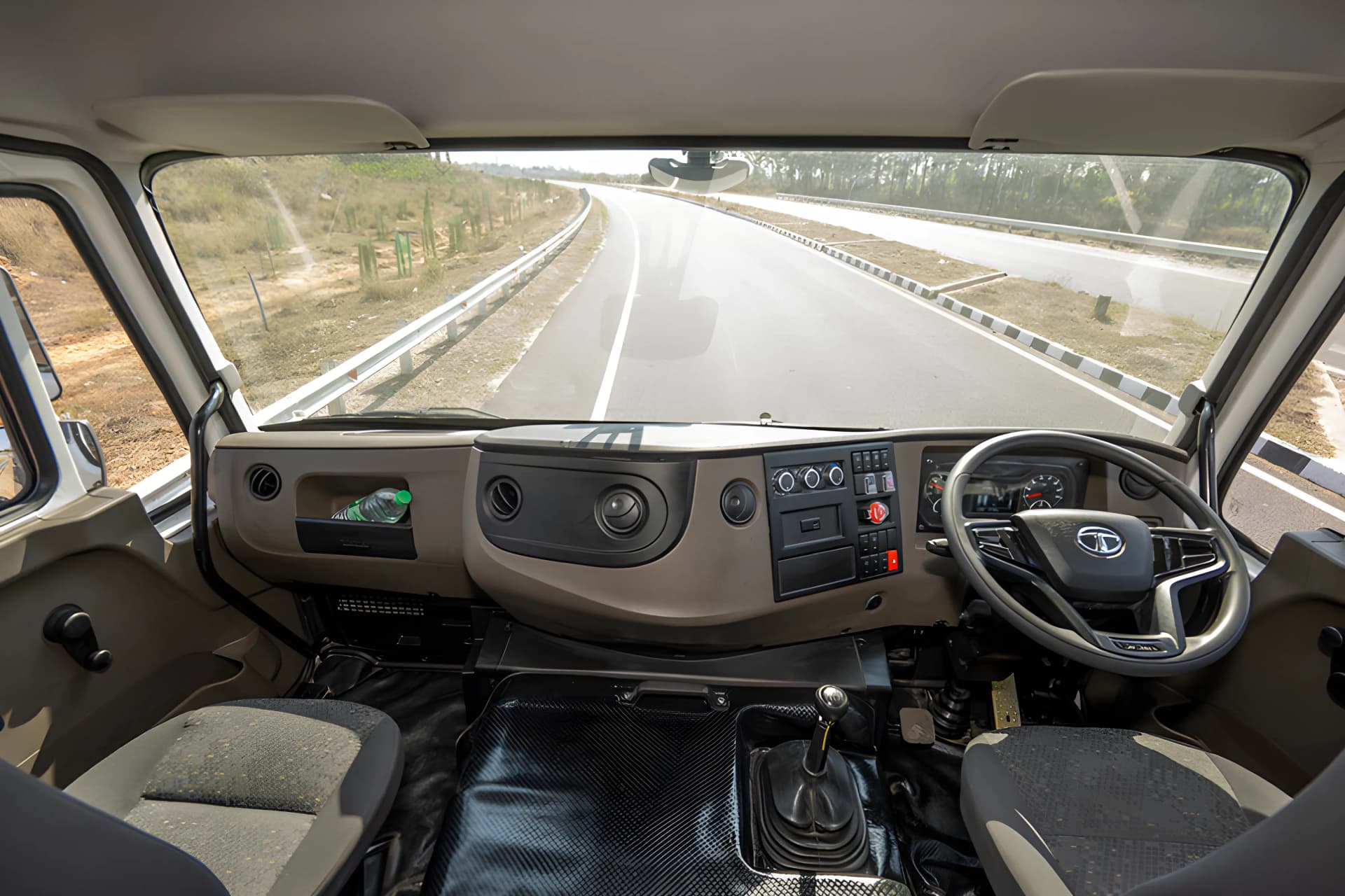 Tata Signa 4623.S Dashboard View