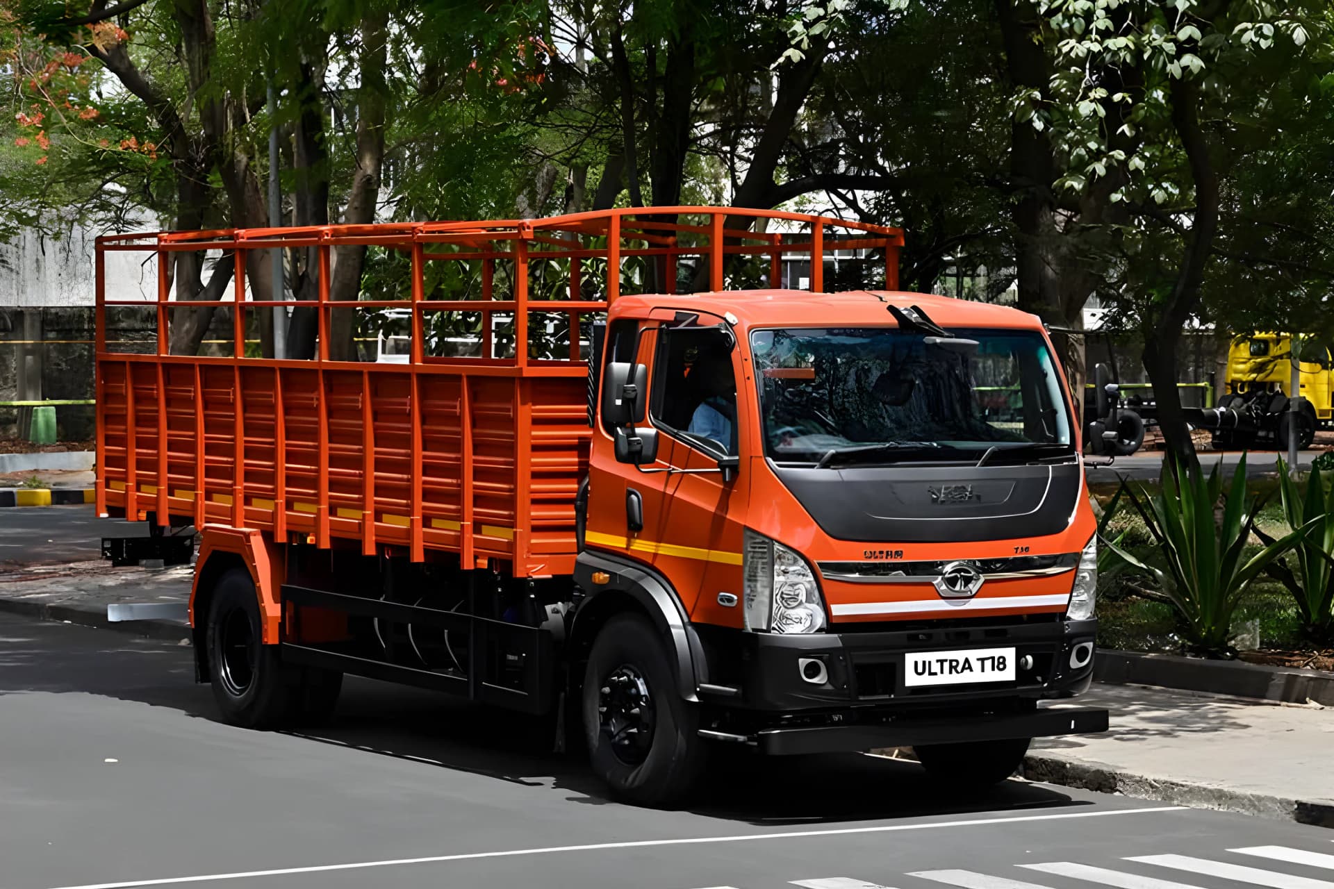 Tata Ultra T.18 Front Right Side View