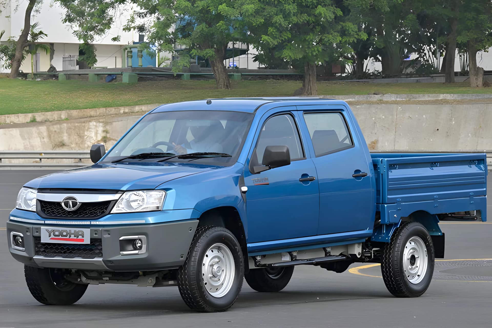 Tata Yodha Crew Cab Front Left View