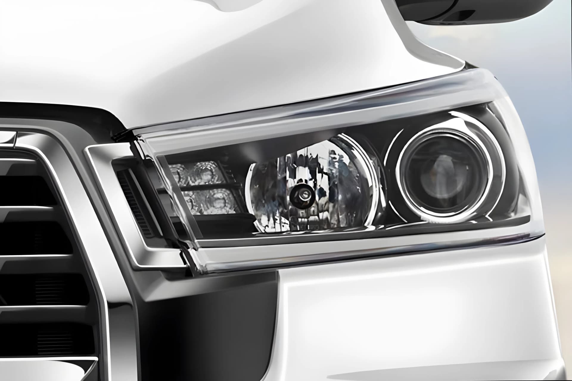 Toyota Innova Crysta LED Headlamp View