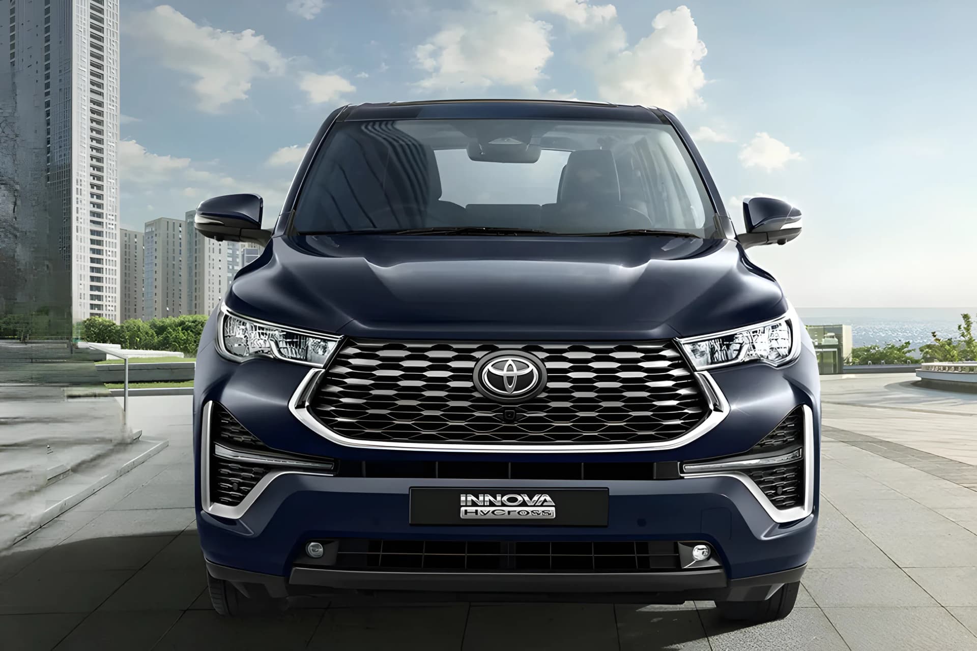 Toyota Innova Hycrosss Front View