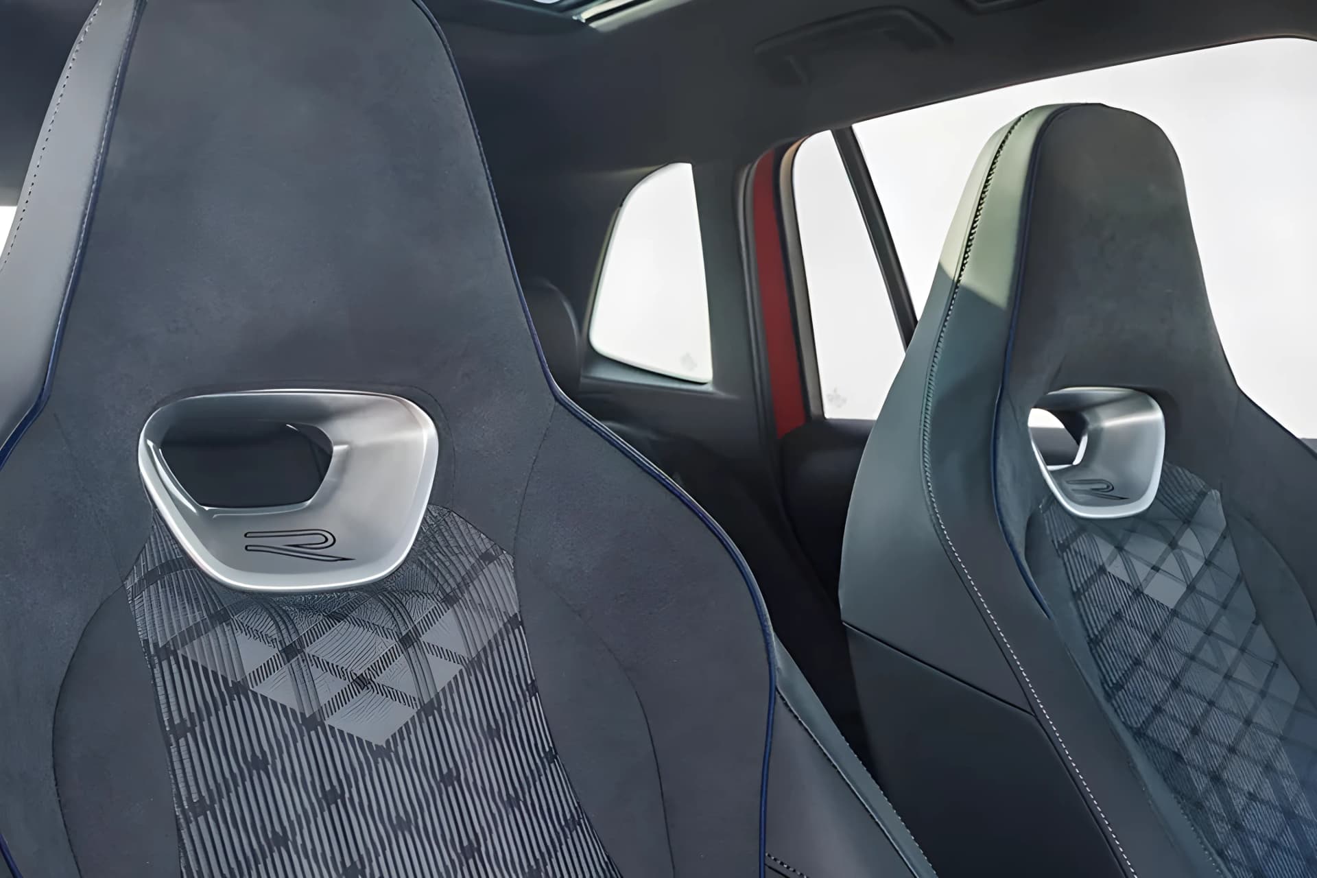 Volkswagen Tiguan R Line Front Sport Seats View
